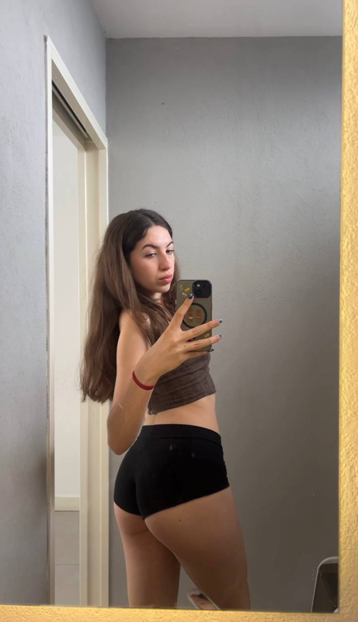 Amber in her underwear in Jodhpur