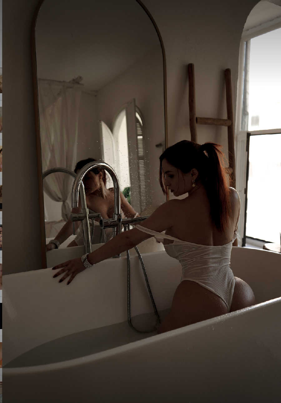 A playful frame from Miranda Faith nude — online in Jodhpur