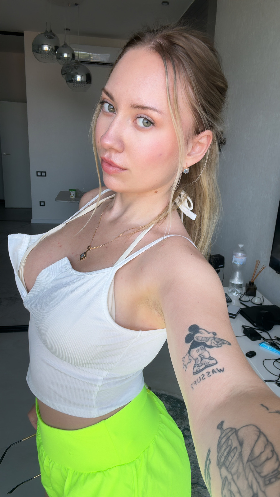 KateV in her underwear in Jodhpur