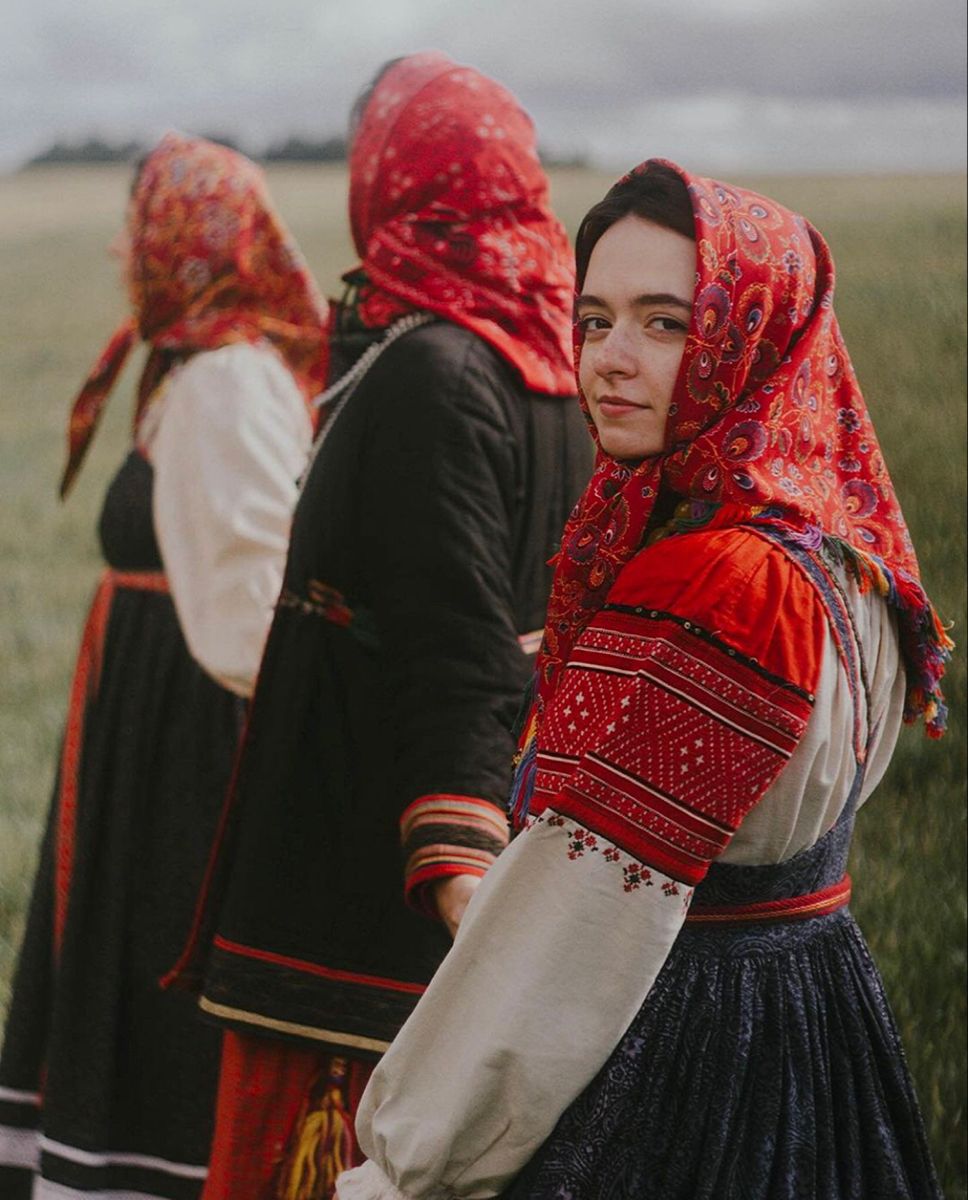 Women in Slavic costumes in Jodhpur